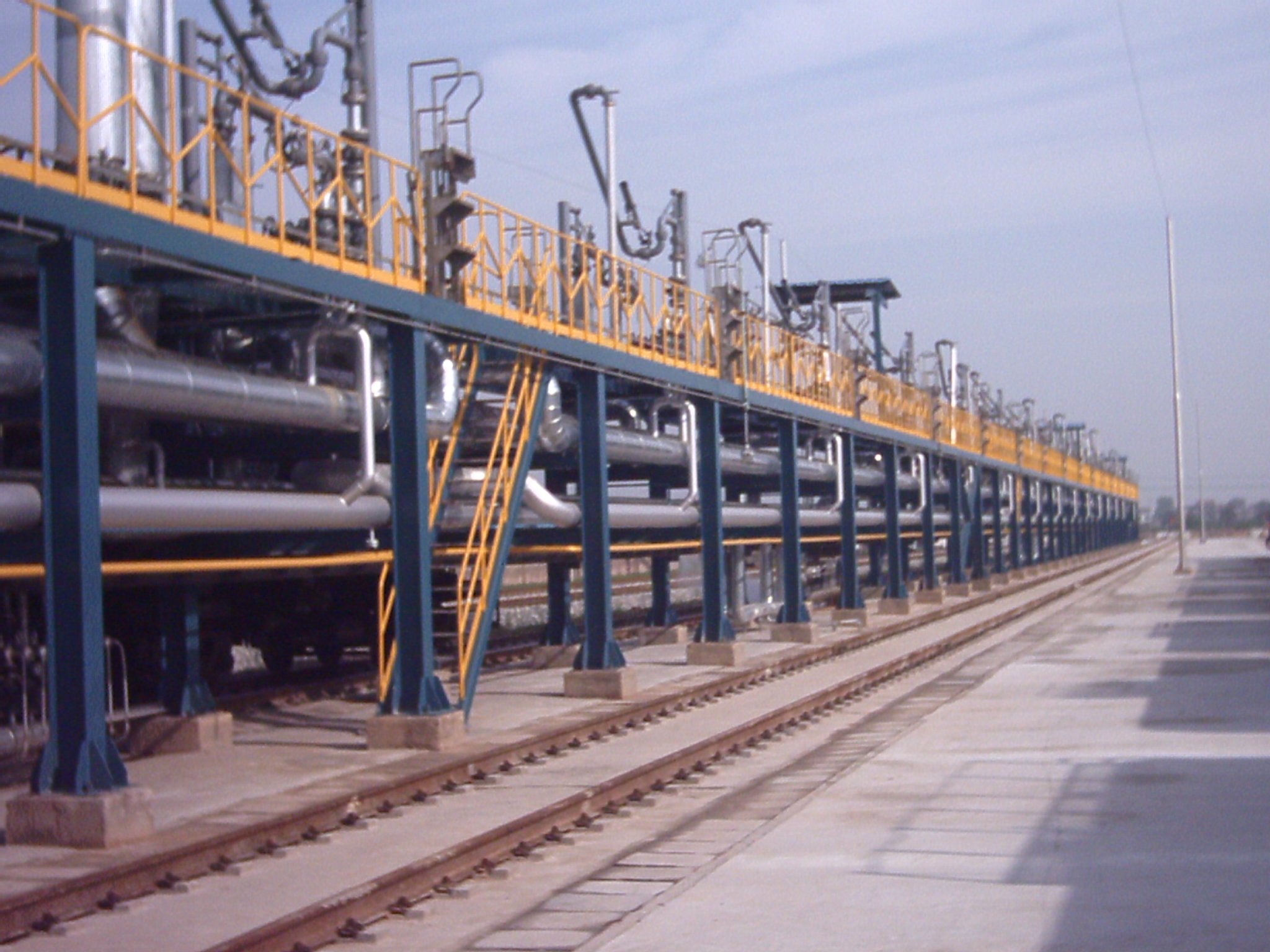 鋼結(jié)構(gòu)裝卸平臺(tái)（棧橋）